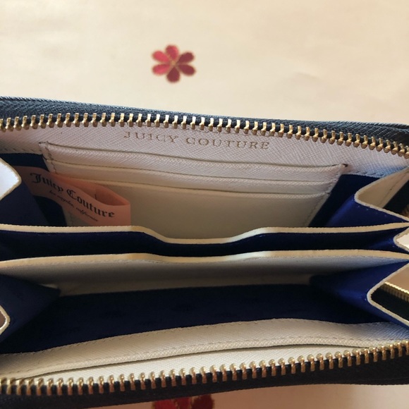 Juicy Couture Wallet Wristlet - Picture 2 of 3